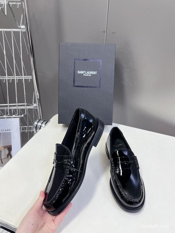 Saint Laurent Classic Loafer Flats - KFY00350