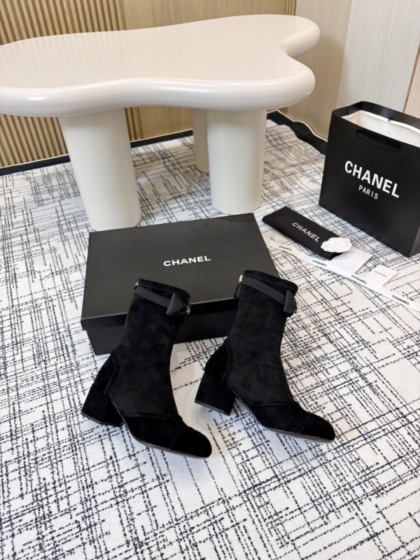 Chanel Classic Chunky Heel Back Zip Ankle Boots - LY00320