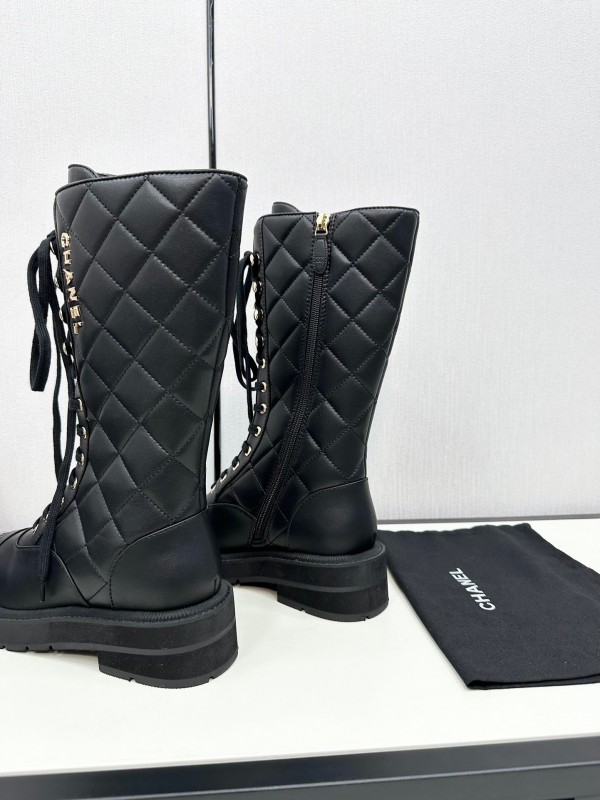 Chanel Fall/Winter Essential Short Boots with Rubber Foam Sole - LY00380