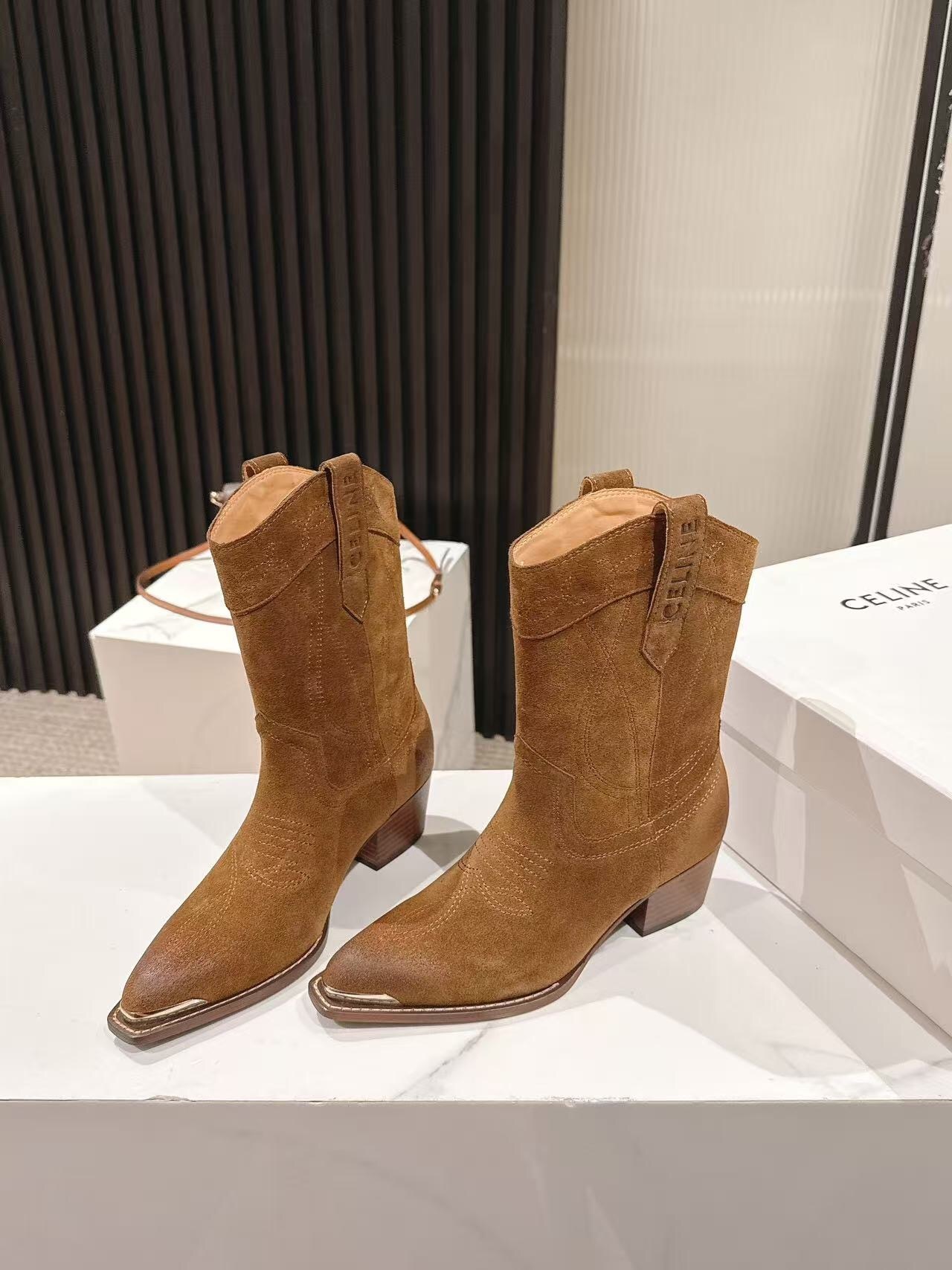 CELINE Fashion Boots with Arch de Triomphe Logo - LY00440