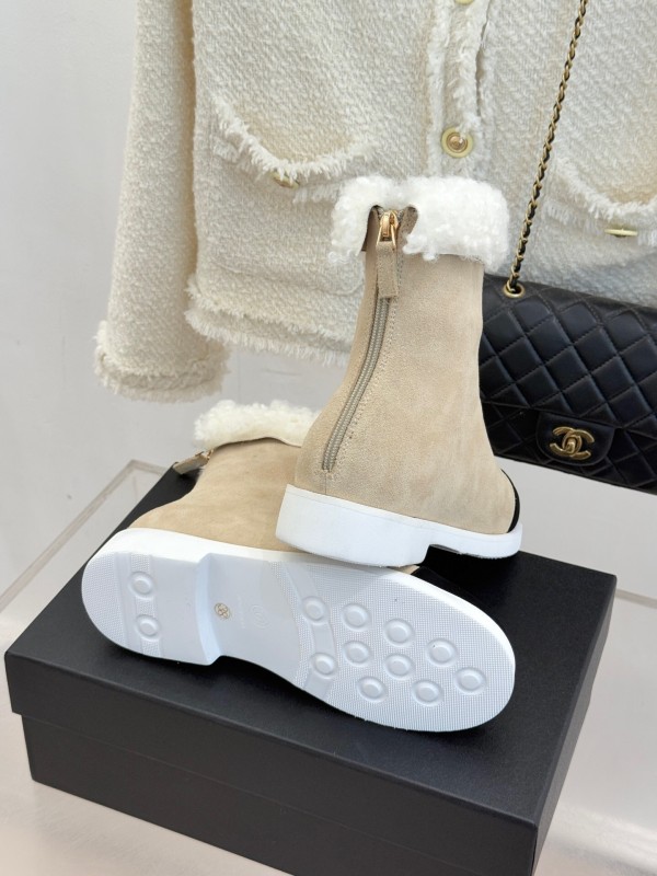 Chanel 2025 SS Double C Color-Block Shearling Snow Boots - KFY00300