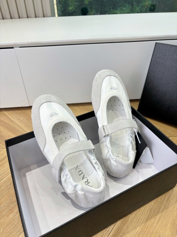 Prada Metal Toe Thin Sole Training Shoes Casual Sneakers - LY00260