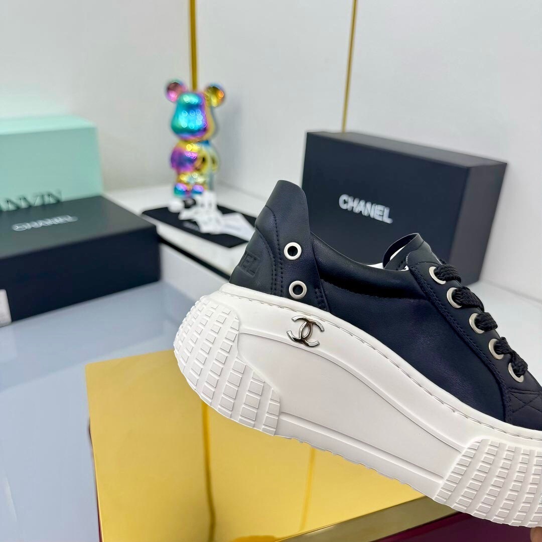 Chanel 2025 SS Panda Loafers Bread Shoes Casual Sneakers - LY00330