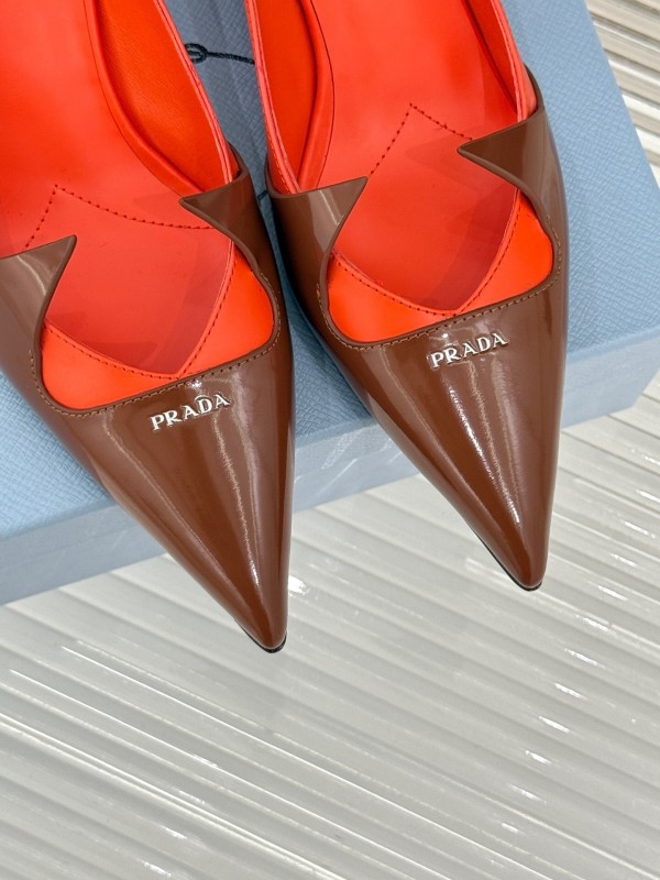 PRADA 2025/SS Catwalk Pointed Toe Kitten Heel Single Shoes - KFY00310