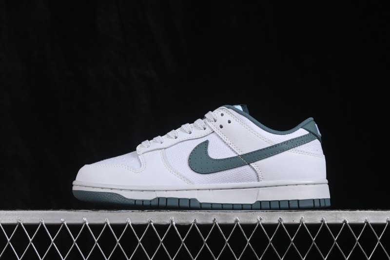 Nike SB Dunk Low Skateboarding Shoes with Cushioned Collar - IH1940-002
