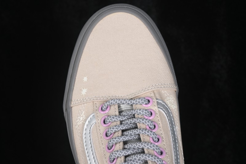 Vans Authentic Low-Top Casual Skateboarding Shoes with Classic Canvas Upper - VN000EGAQ3F