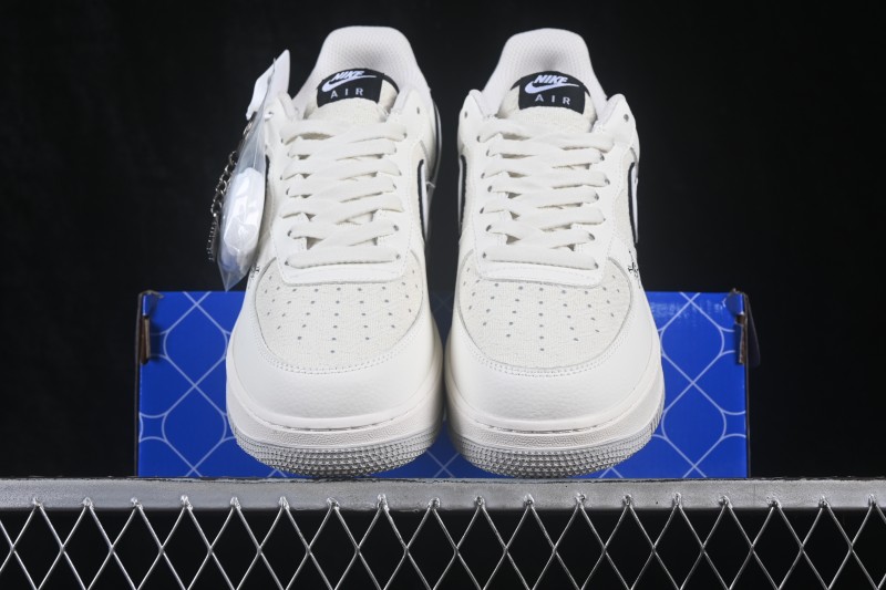 Nike Air Force 1 '07 Low Basketball Sneakers with Classic Leather Upper - HF0022-101